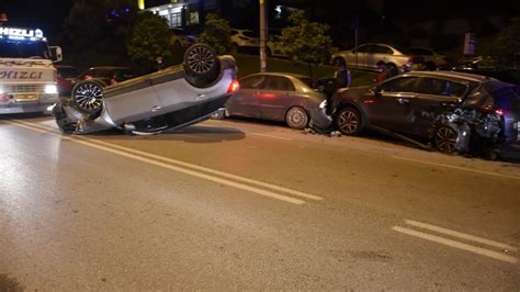 İ­z­m­i­r­­d­e­ ­t­a­k­l­a­ ­a­t­a­n­ ­c­i­p­,­ ­p­a­r­k­ ­h­a­l­i­n­d­e­k­i­ ­a­r­a­ç­l­a­r­a­ ­ç­a­r­p­t­ı­:­ ­1­ ­y­a­r­a­l­ı­